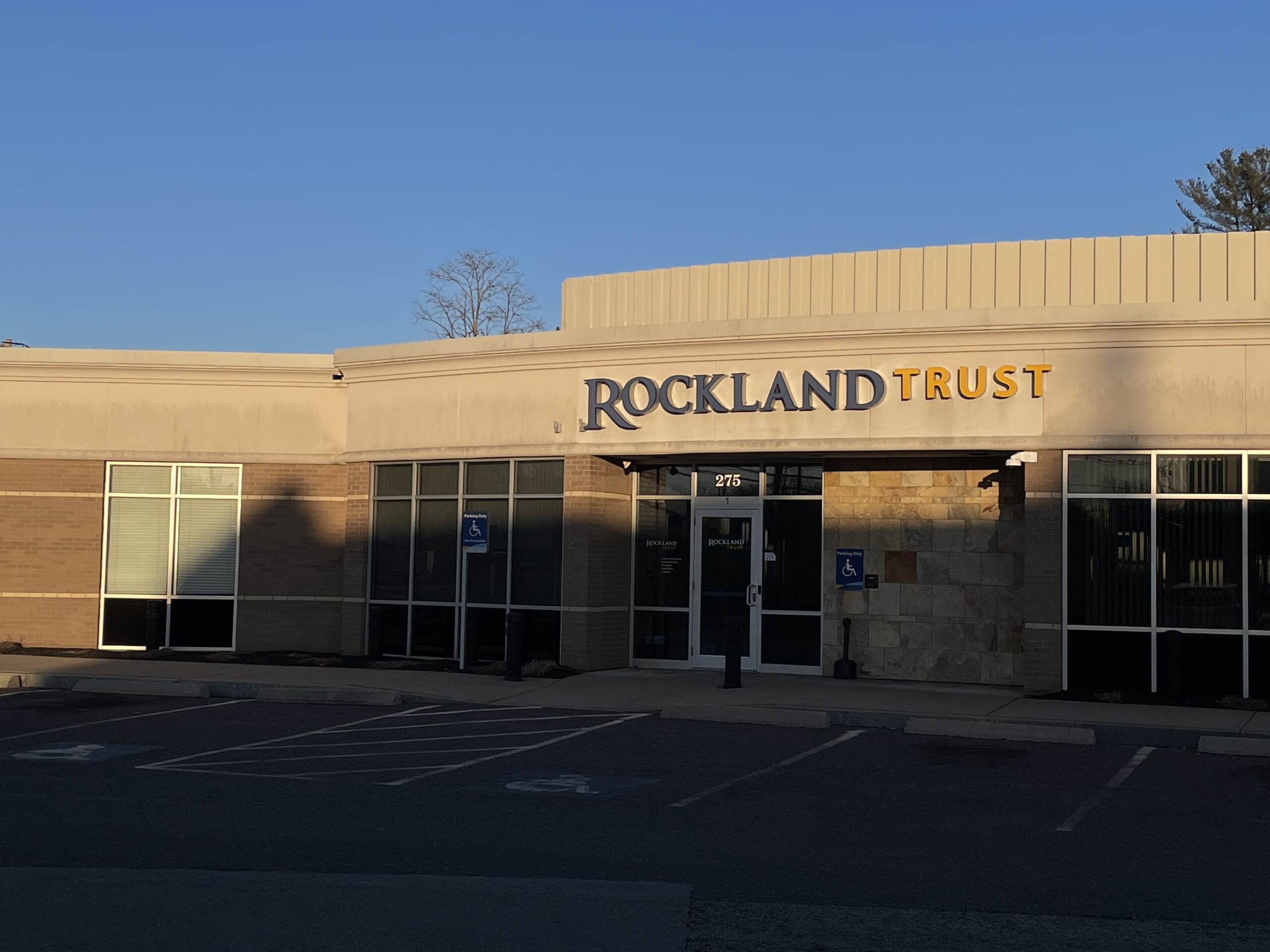 Taunton man arrested, charged with bank robbery in Raynham ABC6